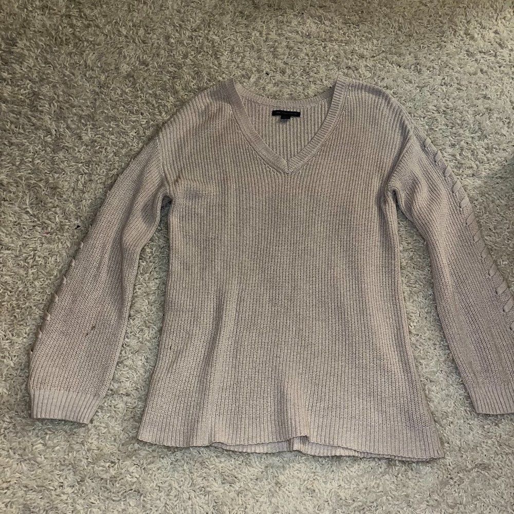 American Eagle knit v neck sweater M